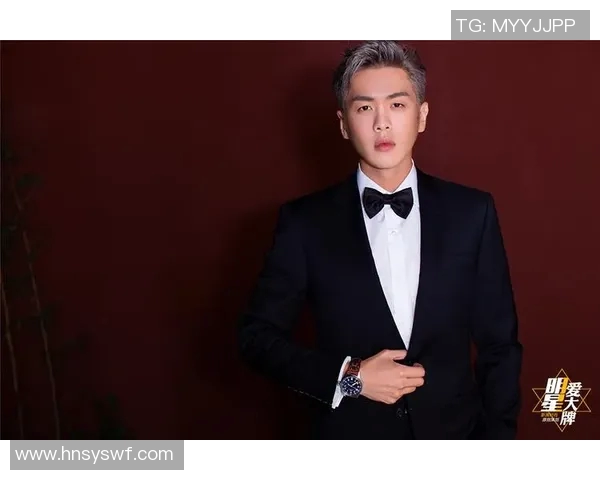 足球明星优雅现身机场西装造型尽显风范引发粉丝热议